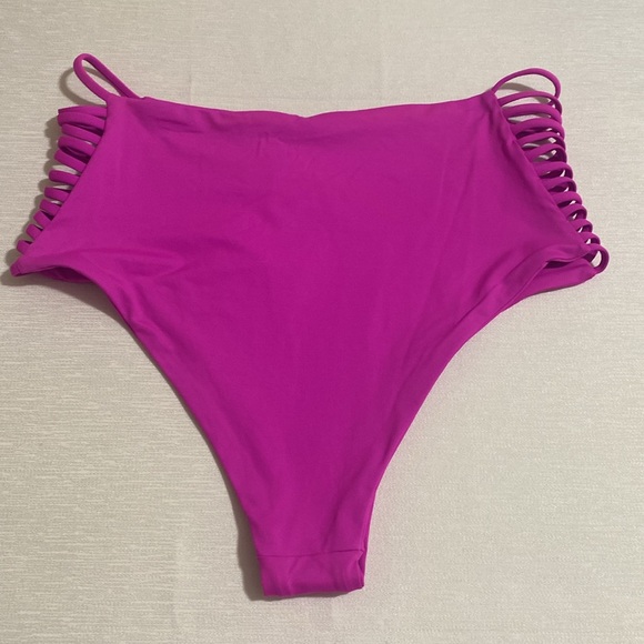 L*SPACE Women's HERRINGTON BTM Bitsy Cut Bikini Bottom Size L - Picture 2 of 4